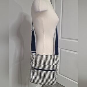 Thirty-One Navy and White Twill Striped Crossbody Bag Green Inside *flaw
